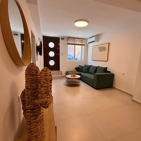 Palamidi Nest I *